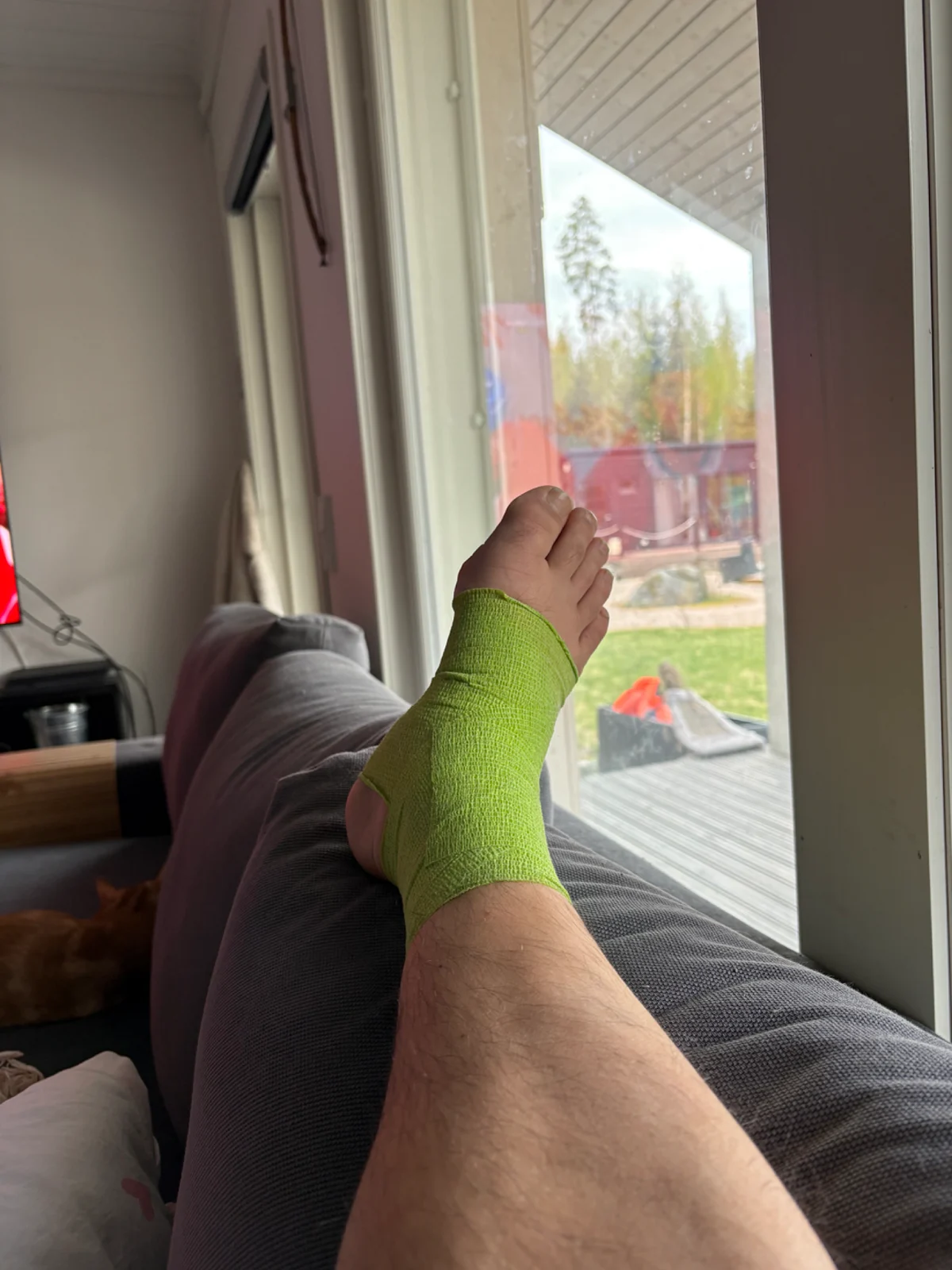 Jalkapöydän tukiside